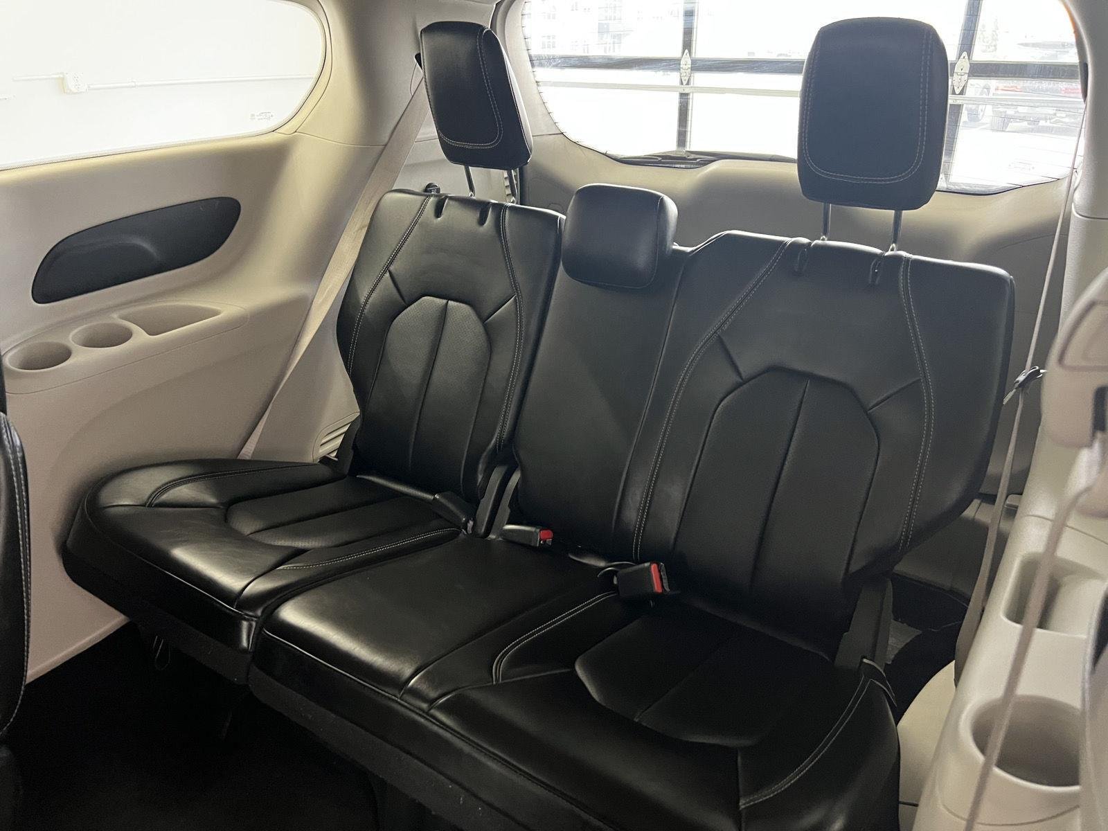 2024 Chrysler Pacifica Touring L - Photo 23
