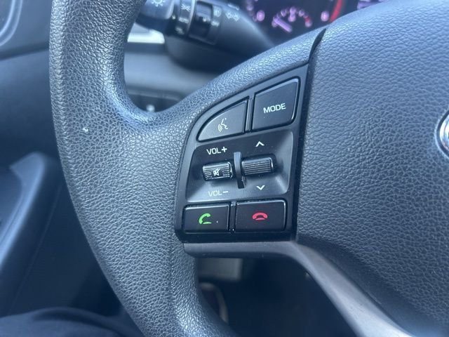 Used 2017 Black Noir Pearl Hyundai SE image 26