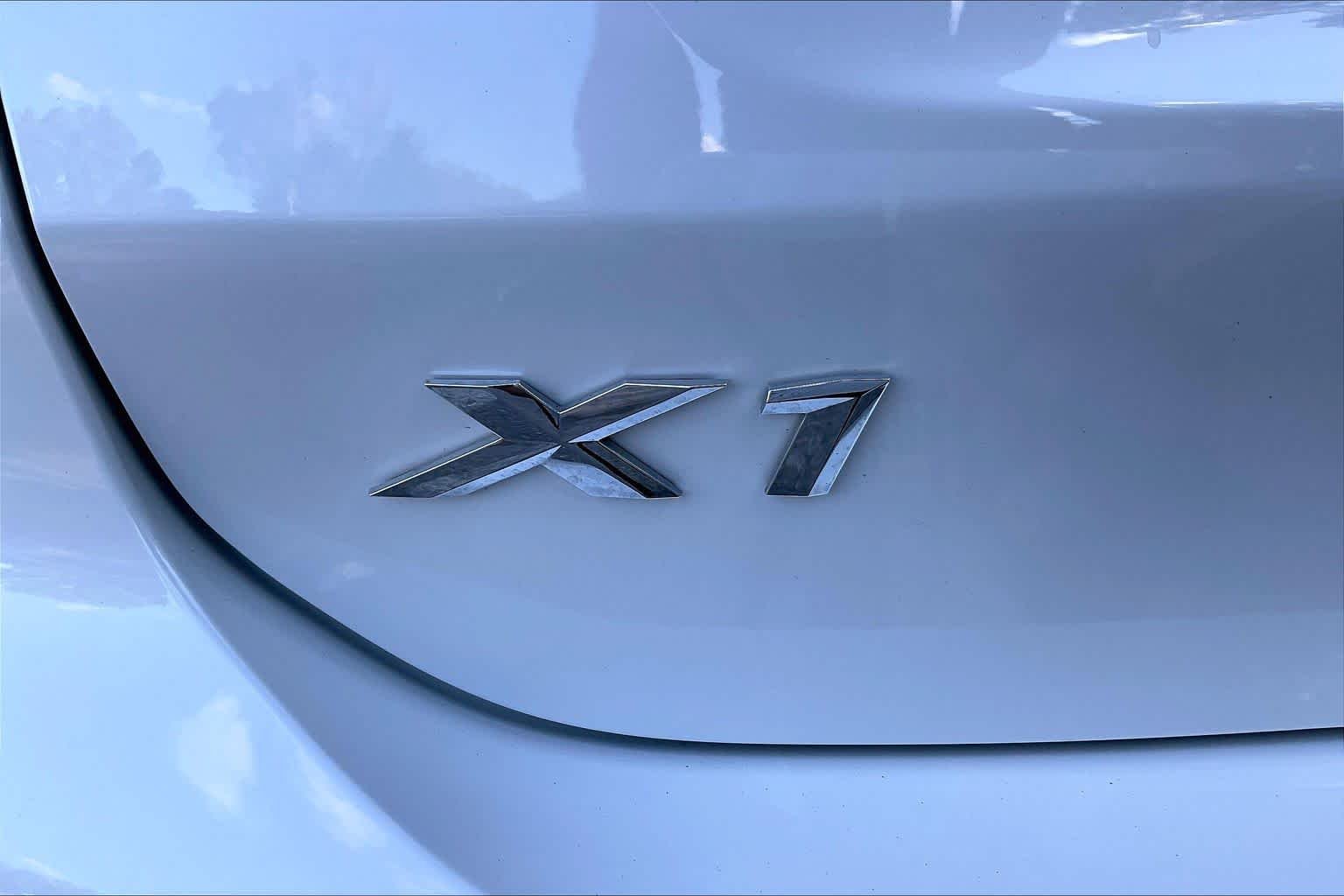 Used 2018 Mineral White Metallic BMW xDrive28i image 9