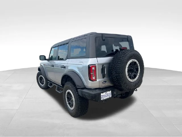 Used 2023 Silver Ford Badlands image 5