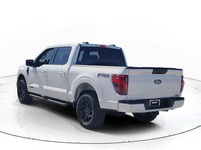 New 2026 Oxford White Ford XLT image 7