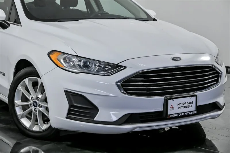 Used 2019 Ford Fusion Hybrid SE with VIN 3FA6P0LUXKR124774 for sale in Aurora, IL