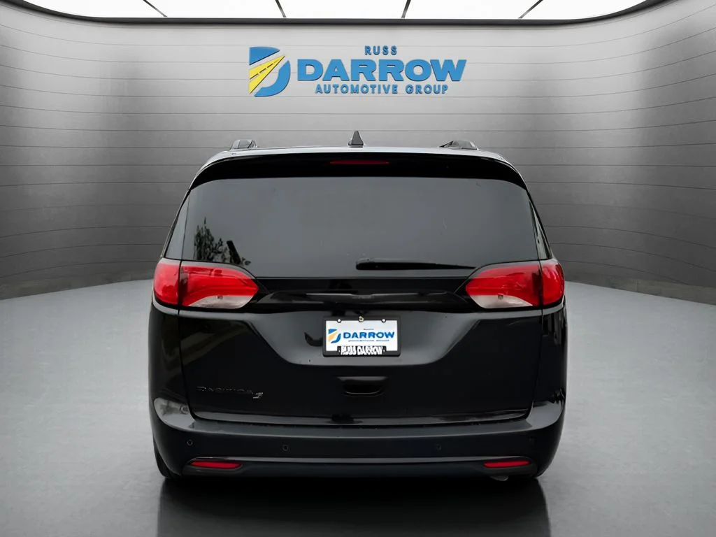 Used 2020 Black Chrysler Touring L image 4