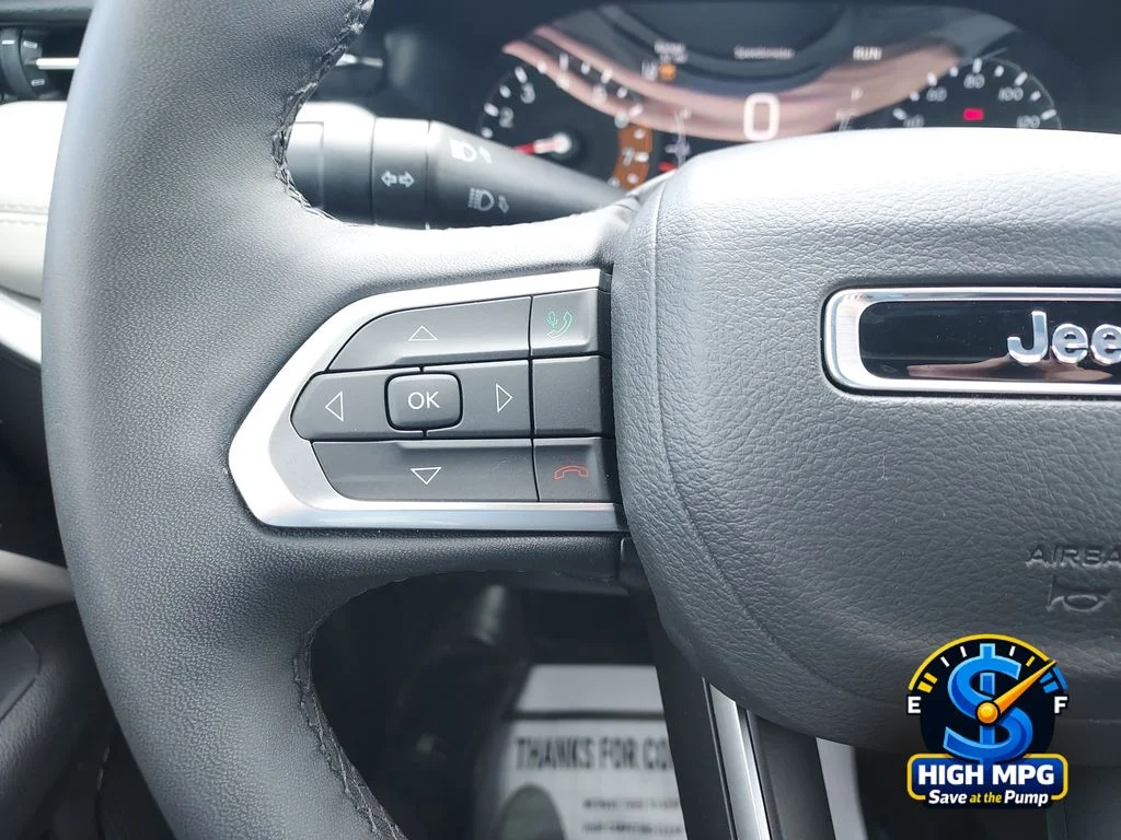 Used 2025 White Jeep Limited image 11