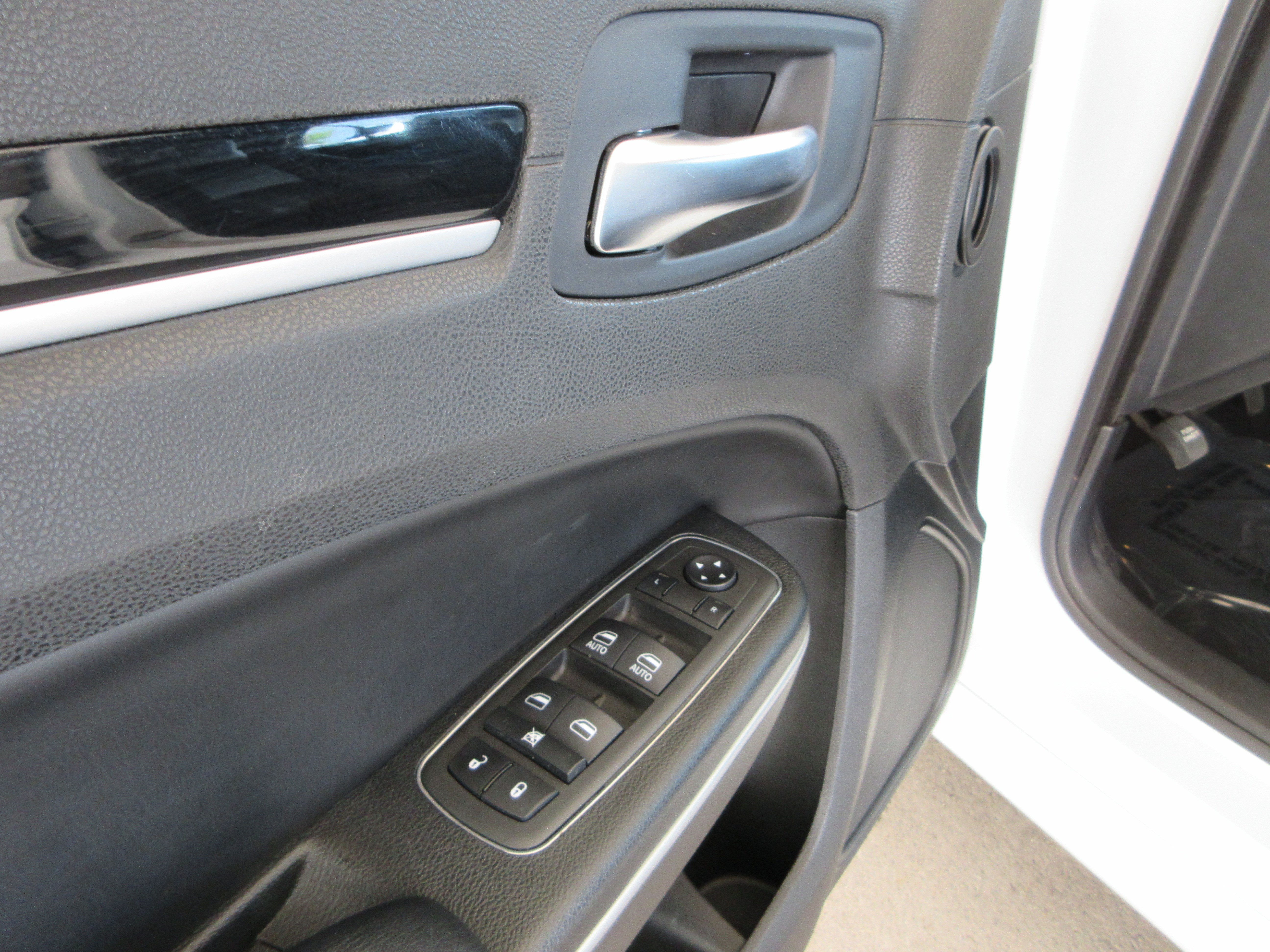 Used 2022 Bright White Clearcoat Chrysler S image 29