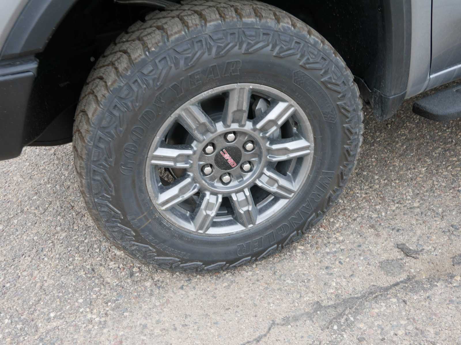 2026 GMC Sierra 1500 AT4X - Photo 9