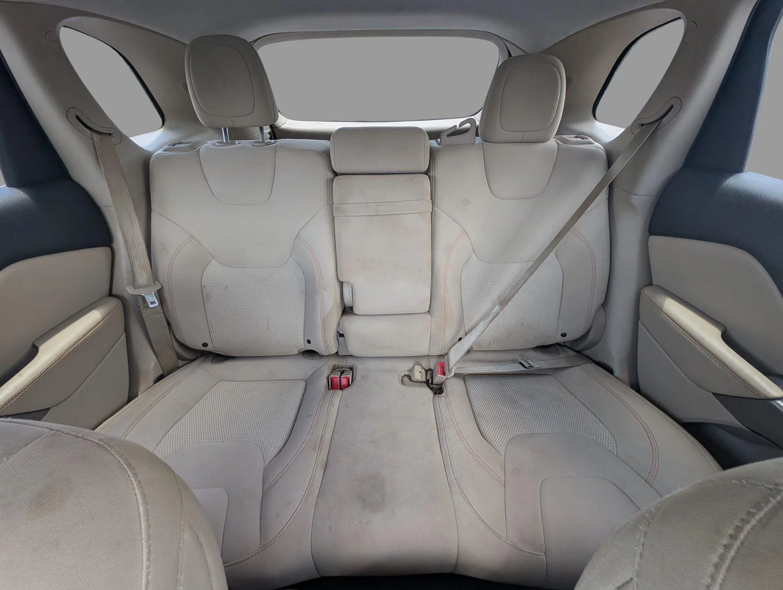 Used 2019 Velvet Red Pearlcoat Jeep Latitude image 31