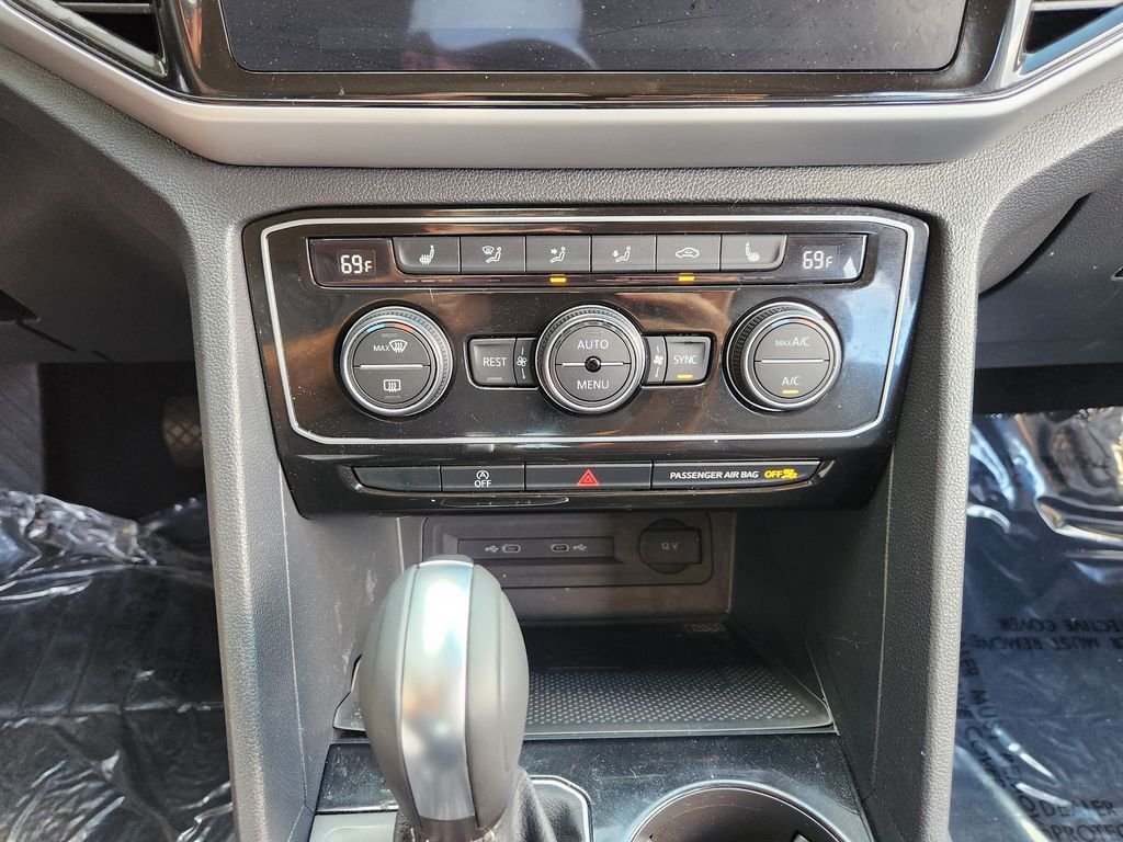 Used 2023 Pyrite Silver Metallic Volkswagen 3.6L V6 SE w/Technology image 20