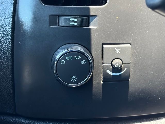Used 2008 Gray Chevrolet LT image 18