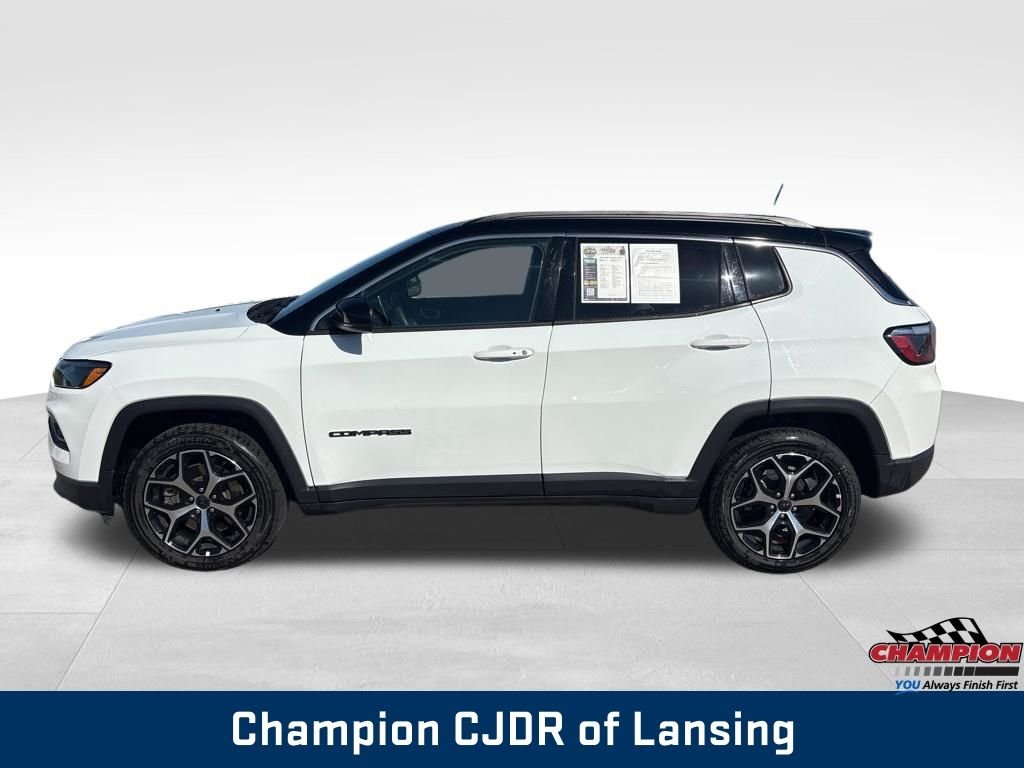 Used 2025 White Jeep Limited image 4