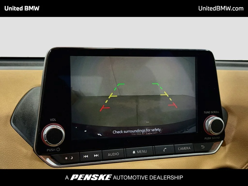 Used 2022 Rosewood Nissan SV image 9