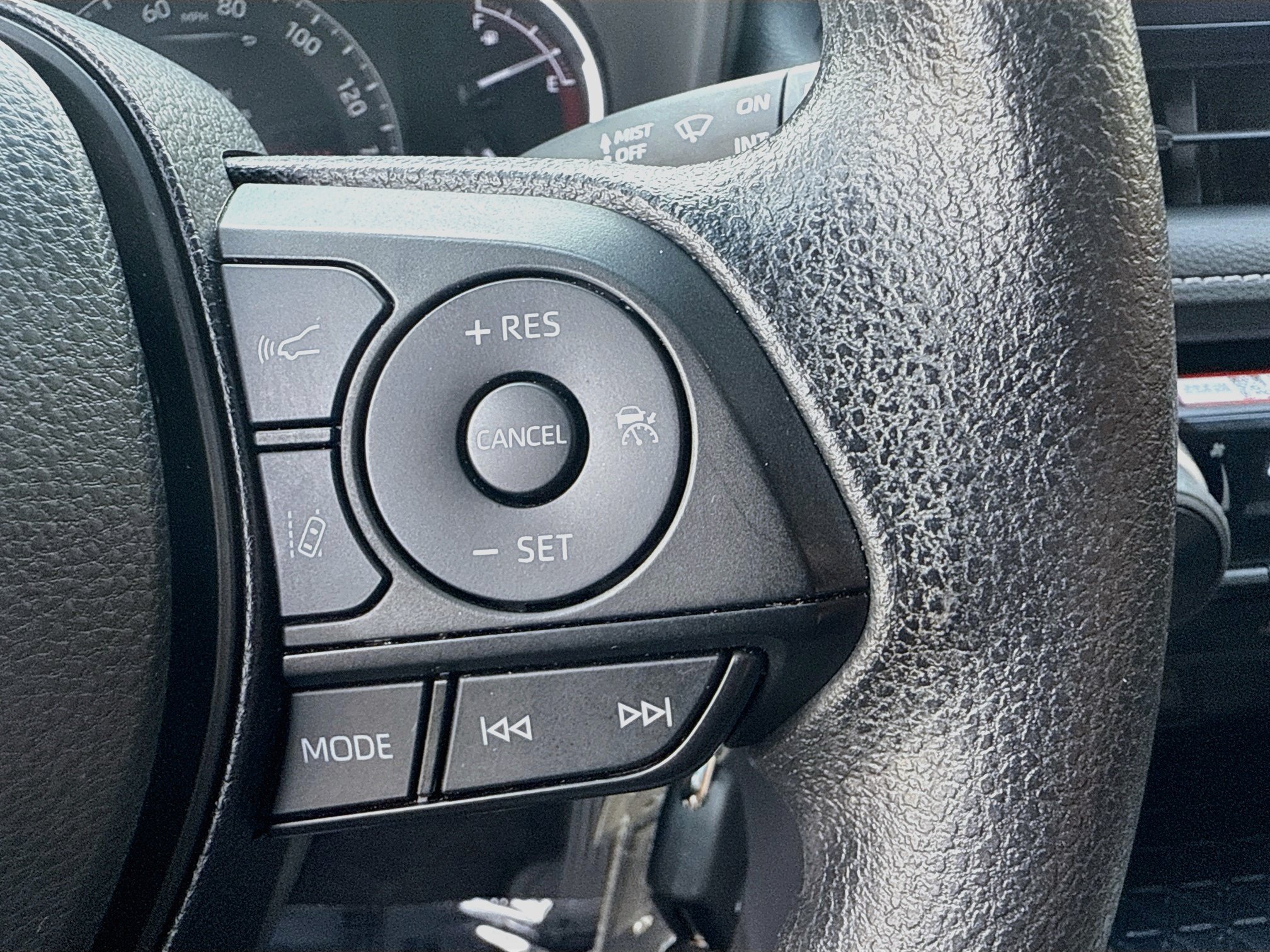 Used 2025 Ice Toyota LE image 37
