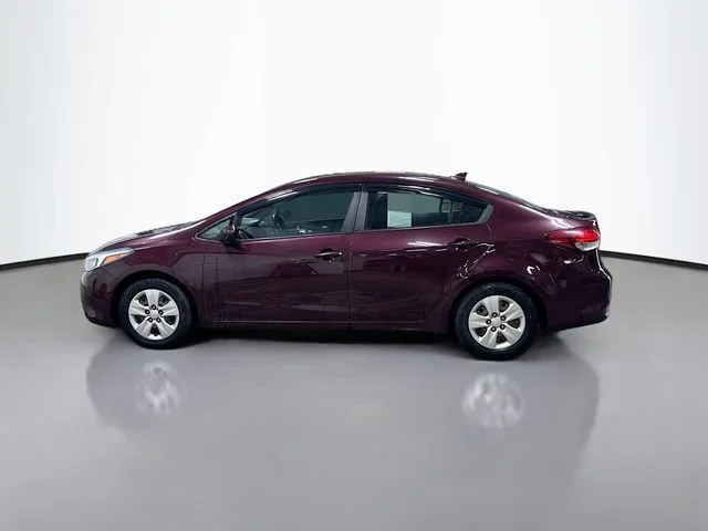 Used 2018  Kia LX image 9