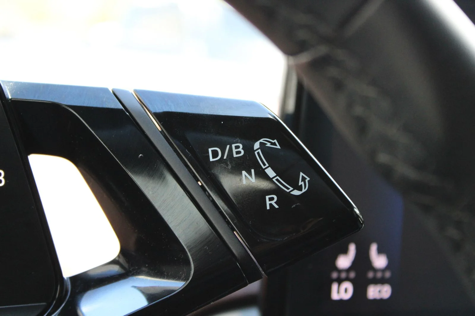 Used 2023  Volkswagen Pro image 26