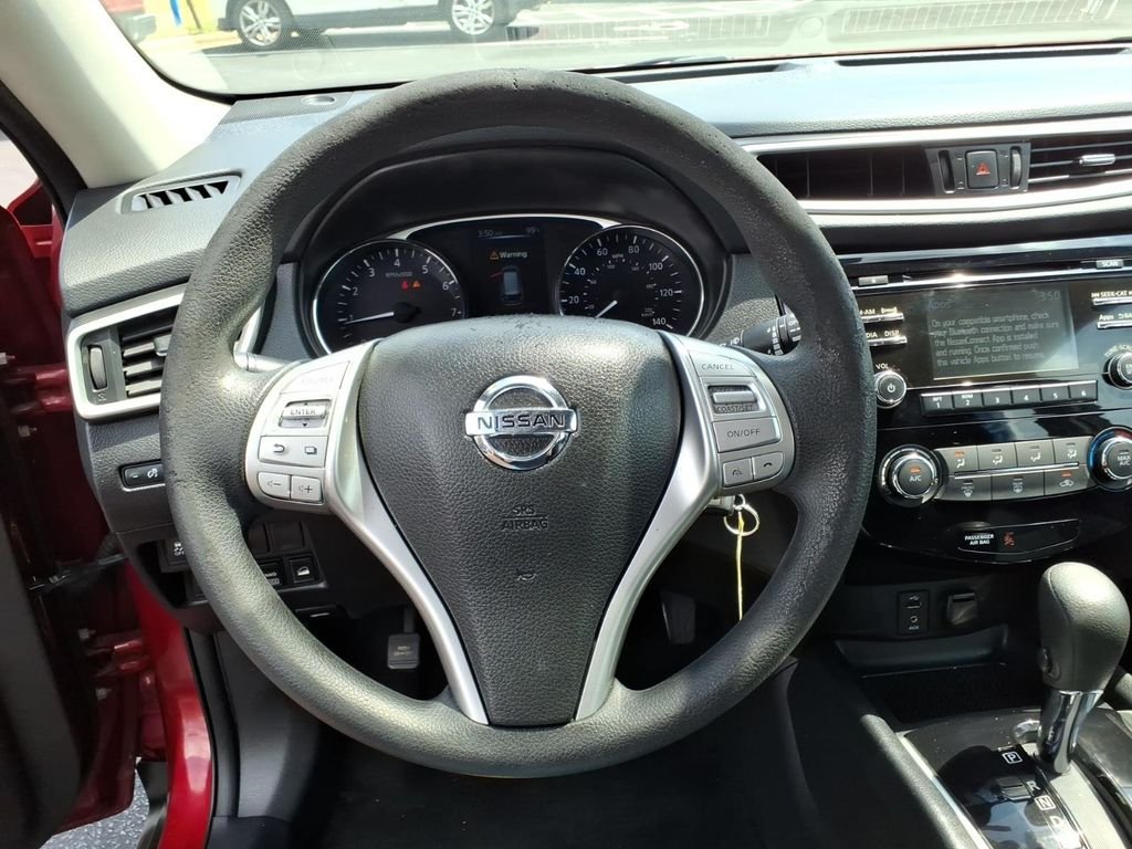 Used 2016 Cayenne Red Nissan S image 19