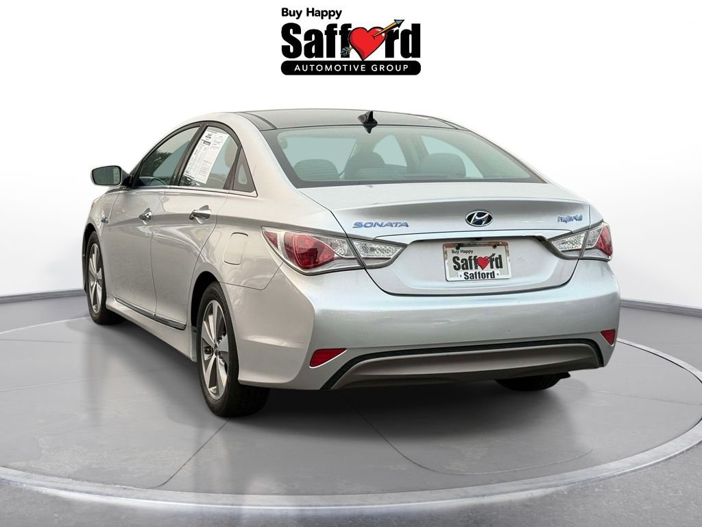 Used 2012 Silver Frost Metallic Hyundai Base image 6