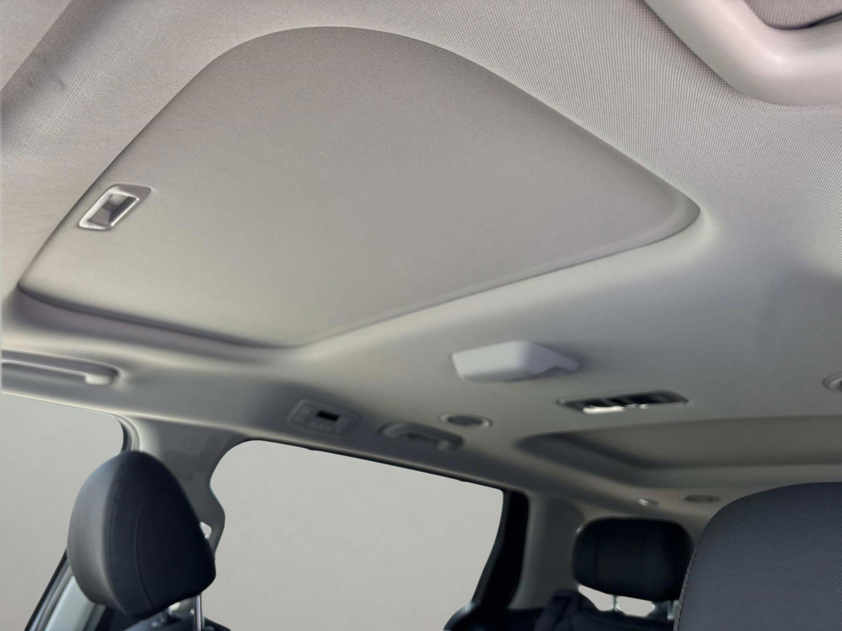 New 2026 Ceramic Silver Kia SX Prestige image 20