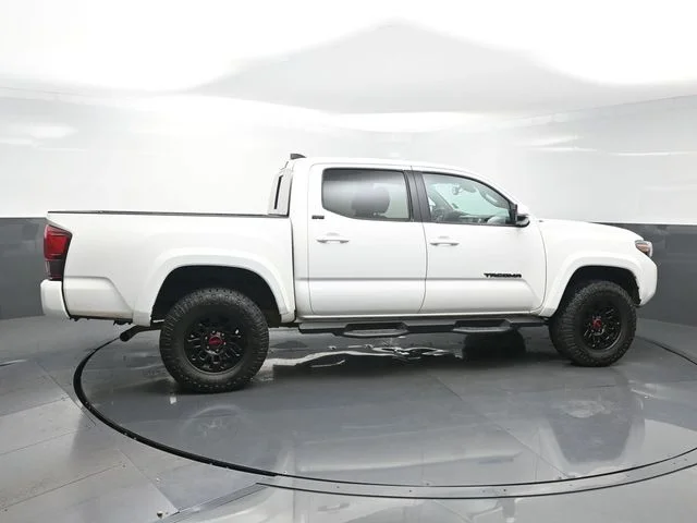 Used 2022 White Toyota SR5 image 8