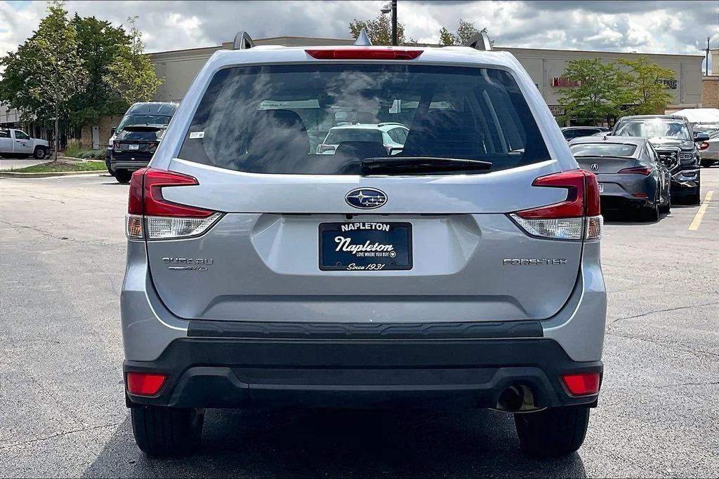 Used 2019 Silver Subaru Base image 3