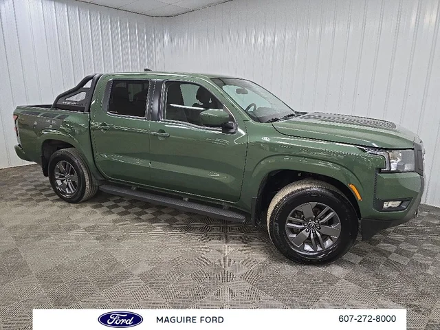 2025 Nissan Frontier SV Crew Cab 4X4 SWB's photo