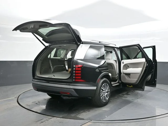 New 2026 Black Hyundai SEL Premium image 19