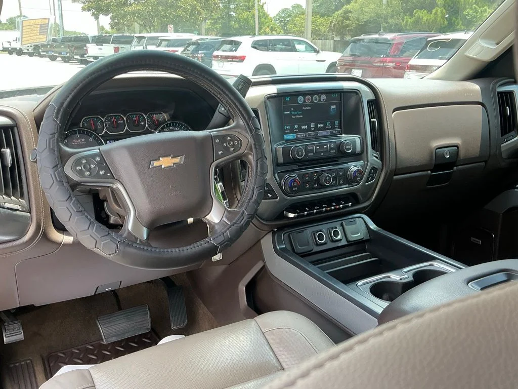 Used 2017 Black Chevrolet LTZ image 32