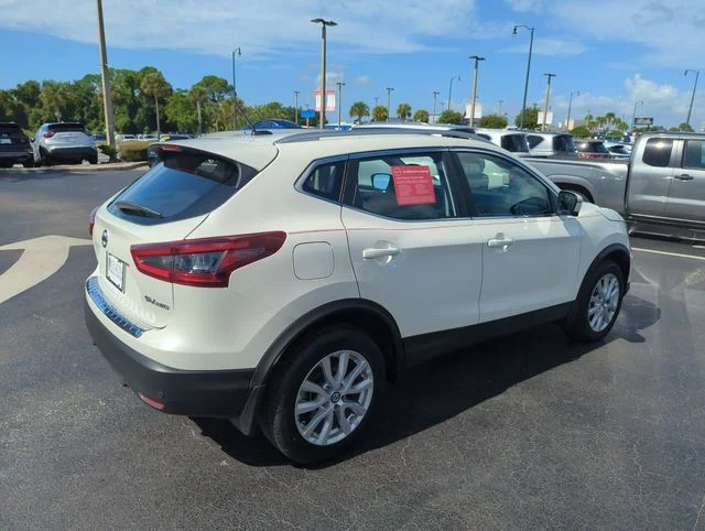 Used 2022 White Nissan SV image 6