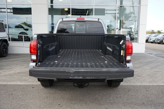 Used 2021  Toyota SR5 image 8