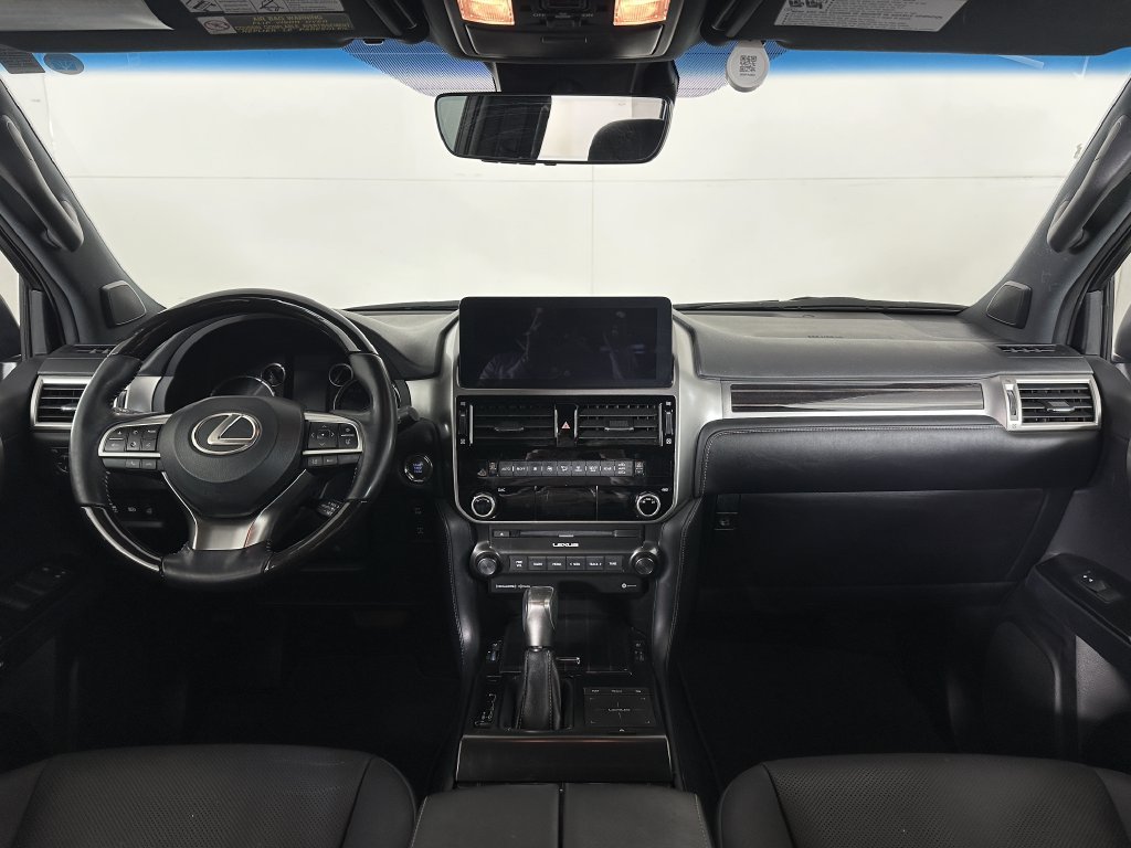 Used 2022 Black Lexus 460 image 9