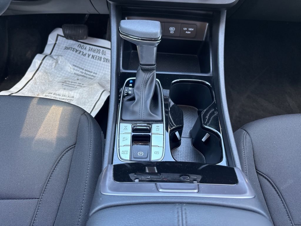Certified Used 2025 White Hyundai SE image 31