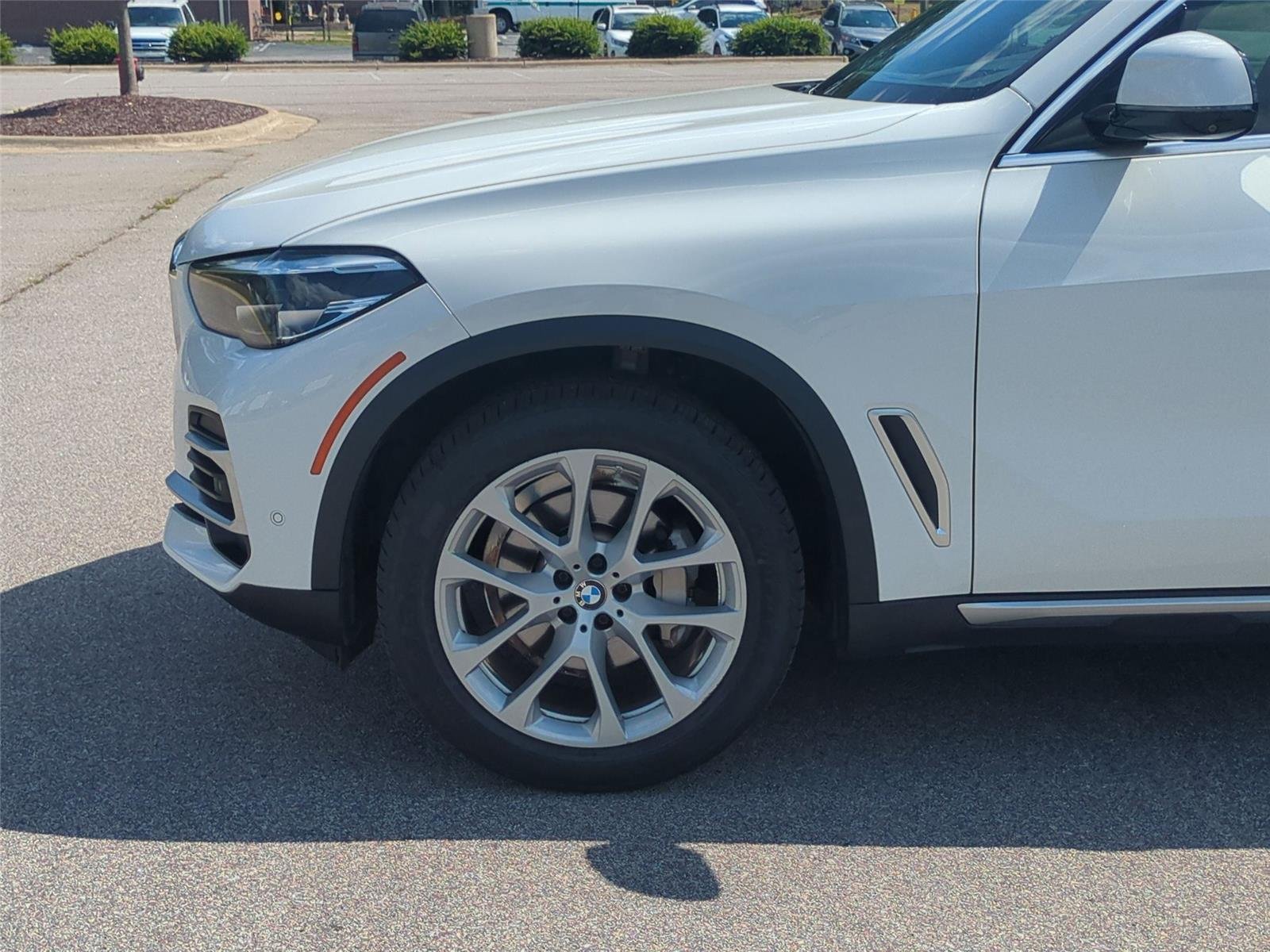 Used 2022 Alpine White BMW sDrive40i image 10