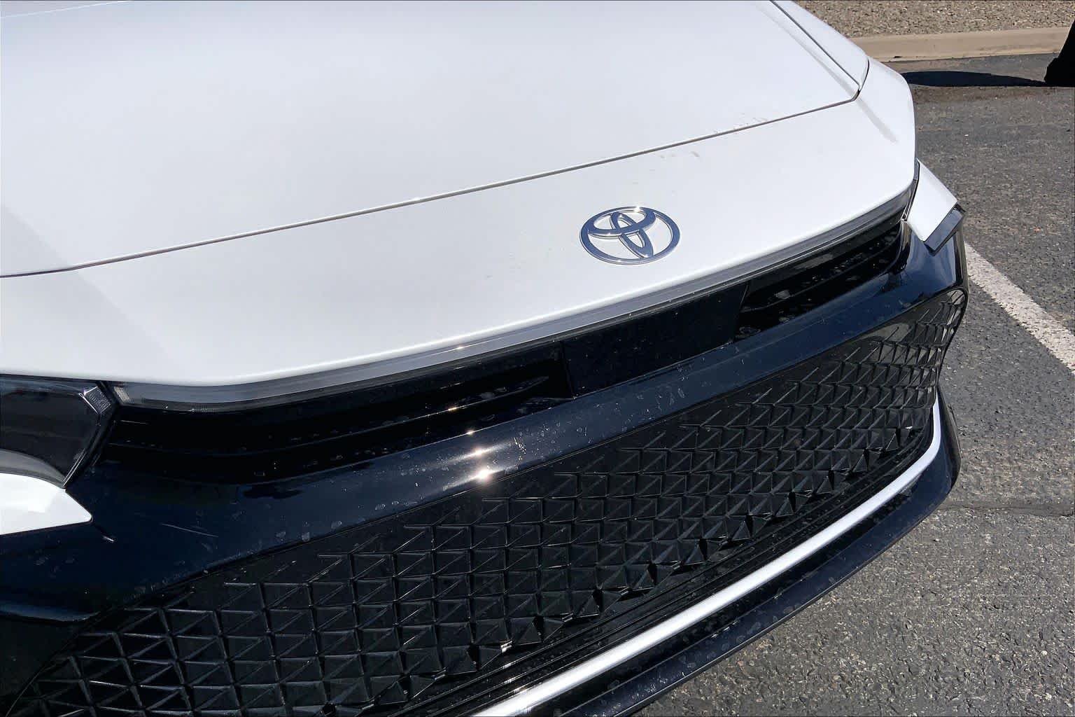 2026 Toyota Crown XLE - Photo 31