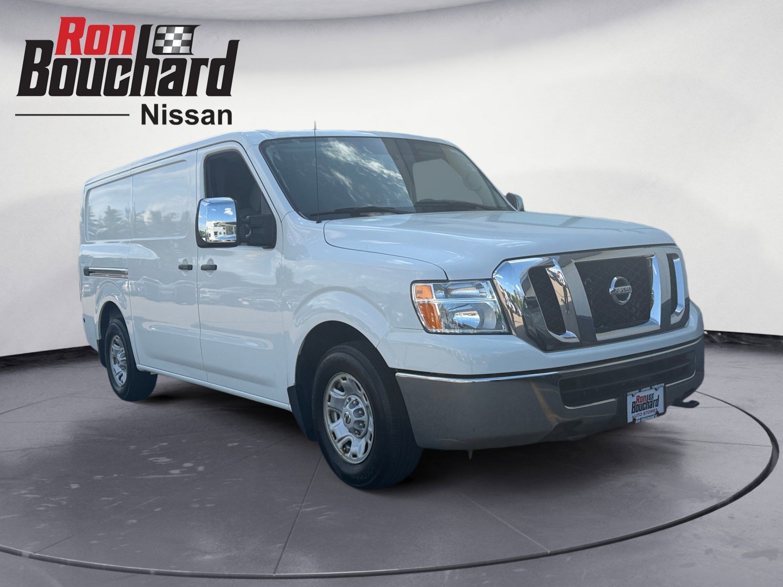 2020 Nissan NV 2500 Standard Roof SV V8's photo