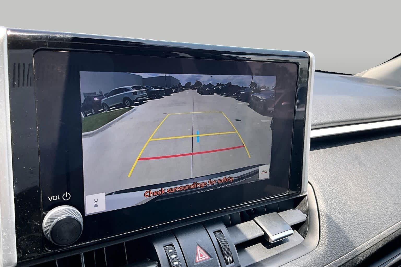 Used 2025 Wind Chill Pearl Toyota XLE Premium image 26