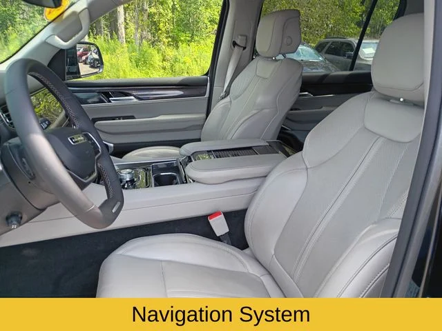 Used 2023 Black Jeep Base image 12