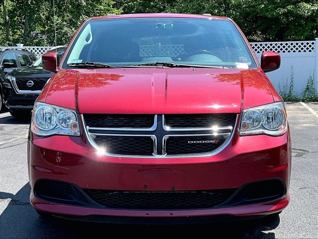 Used 2015 Red Dodge SXT image 2