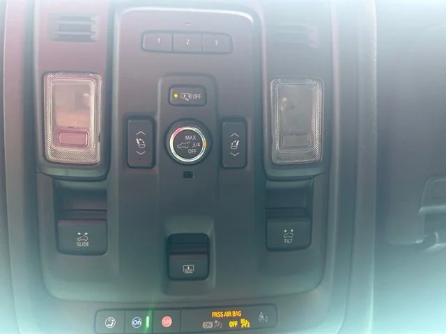 Used 2023 Gray Chevrolet Z71 image 19