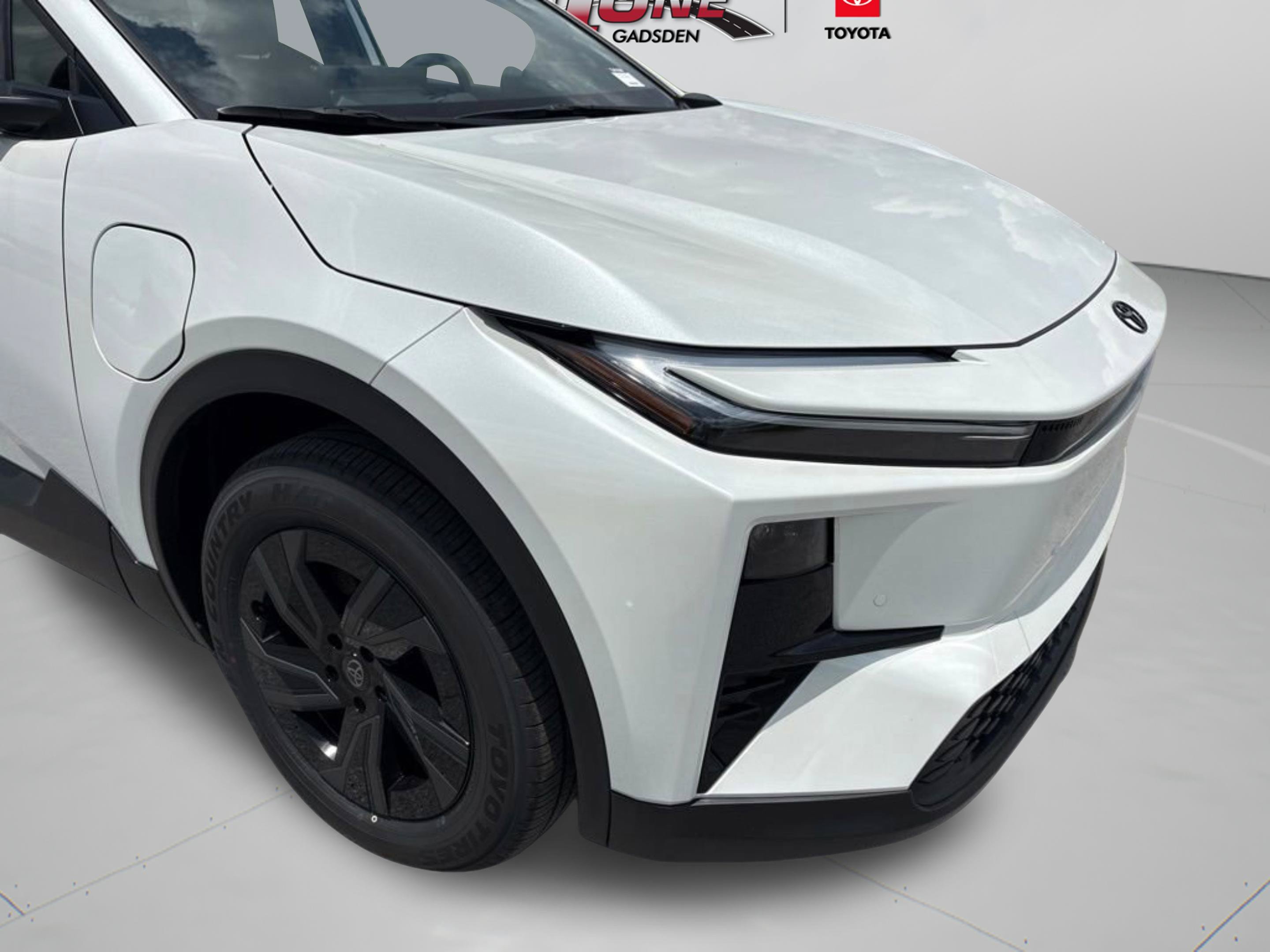 New 2026 Wind Chill Pearl Toyota SE image 30