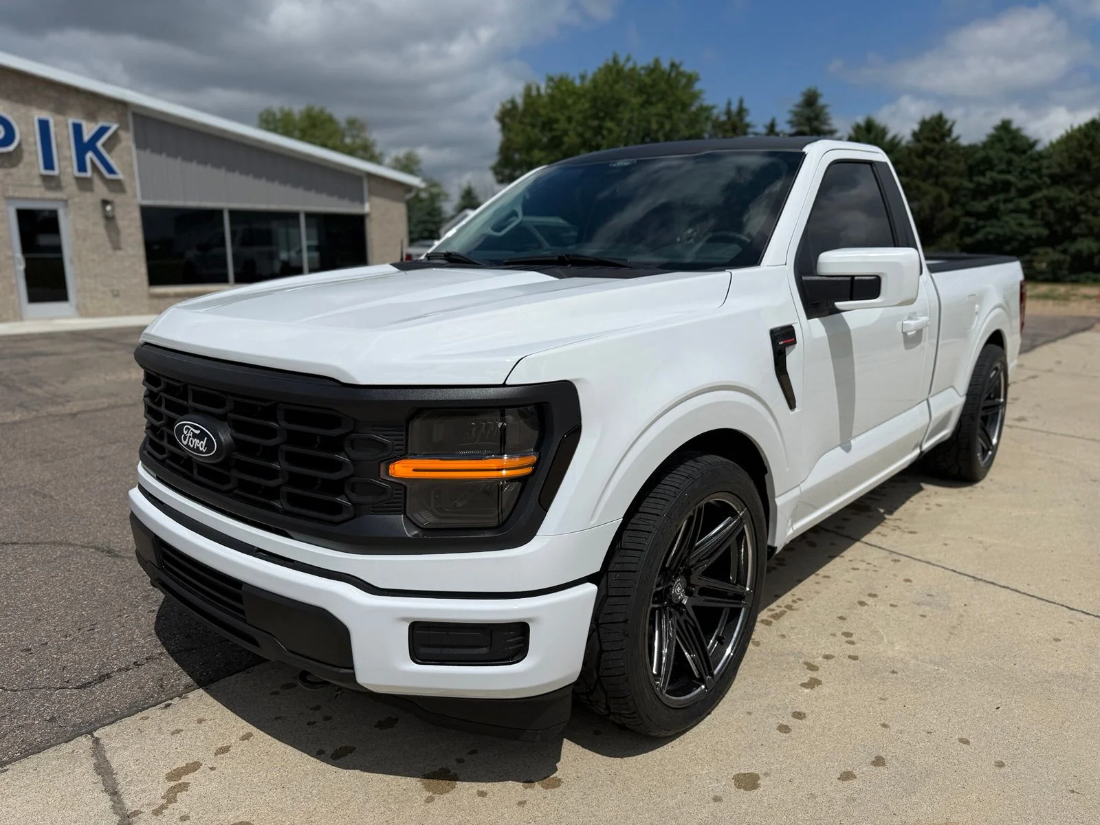 New 2026 Oxford White Ford XL image 2