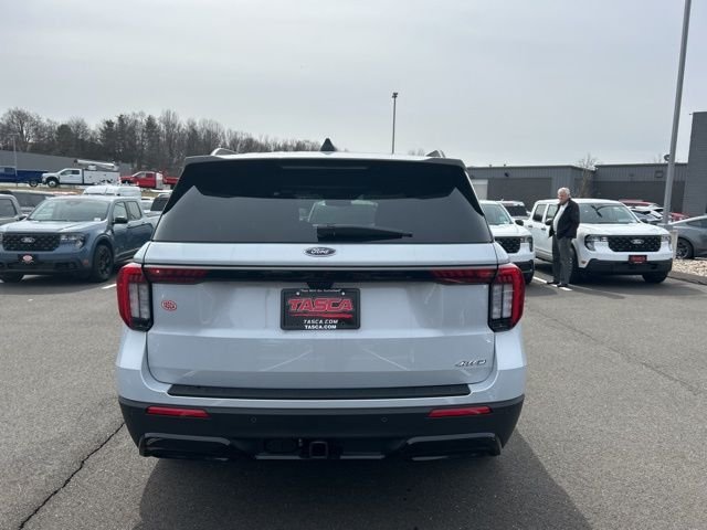 New 2026 Space White Metallic Ford ST-Line image 6