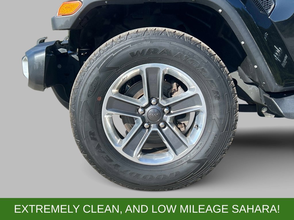Used 2022 Black Jeep Unlimited Sahara image 9