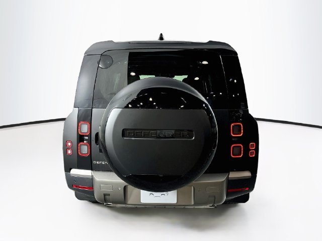 New 2026 Santorini Black Land Rover S image 6