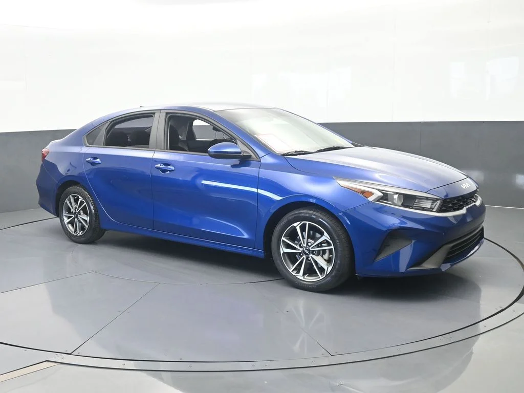 Used 2023 Deep Sea Blue Kia LXS image 7