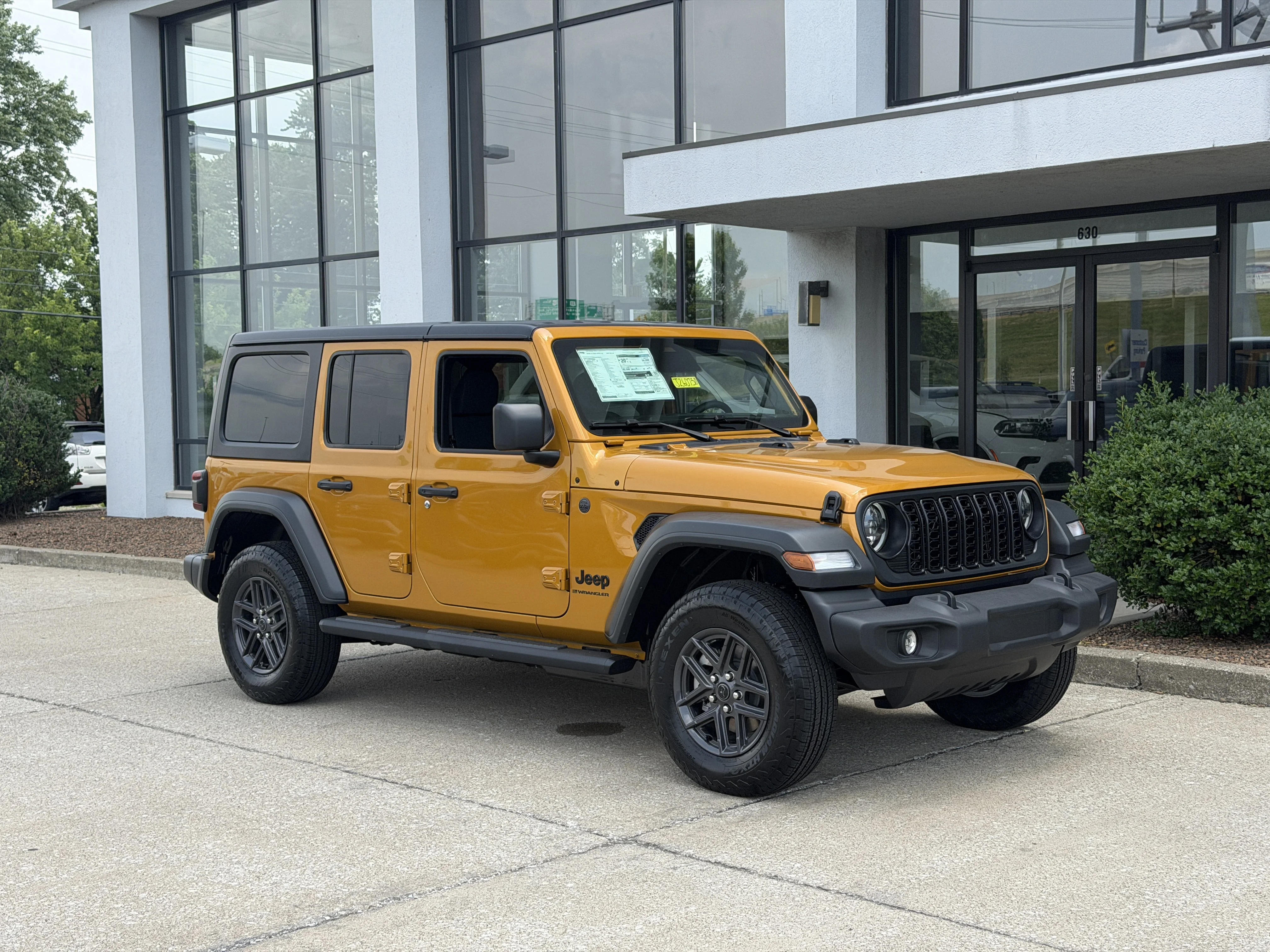 New 2026 Goldilocks Exterior Paint Jeep Sport S image 2