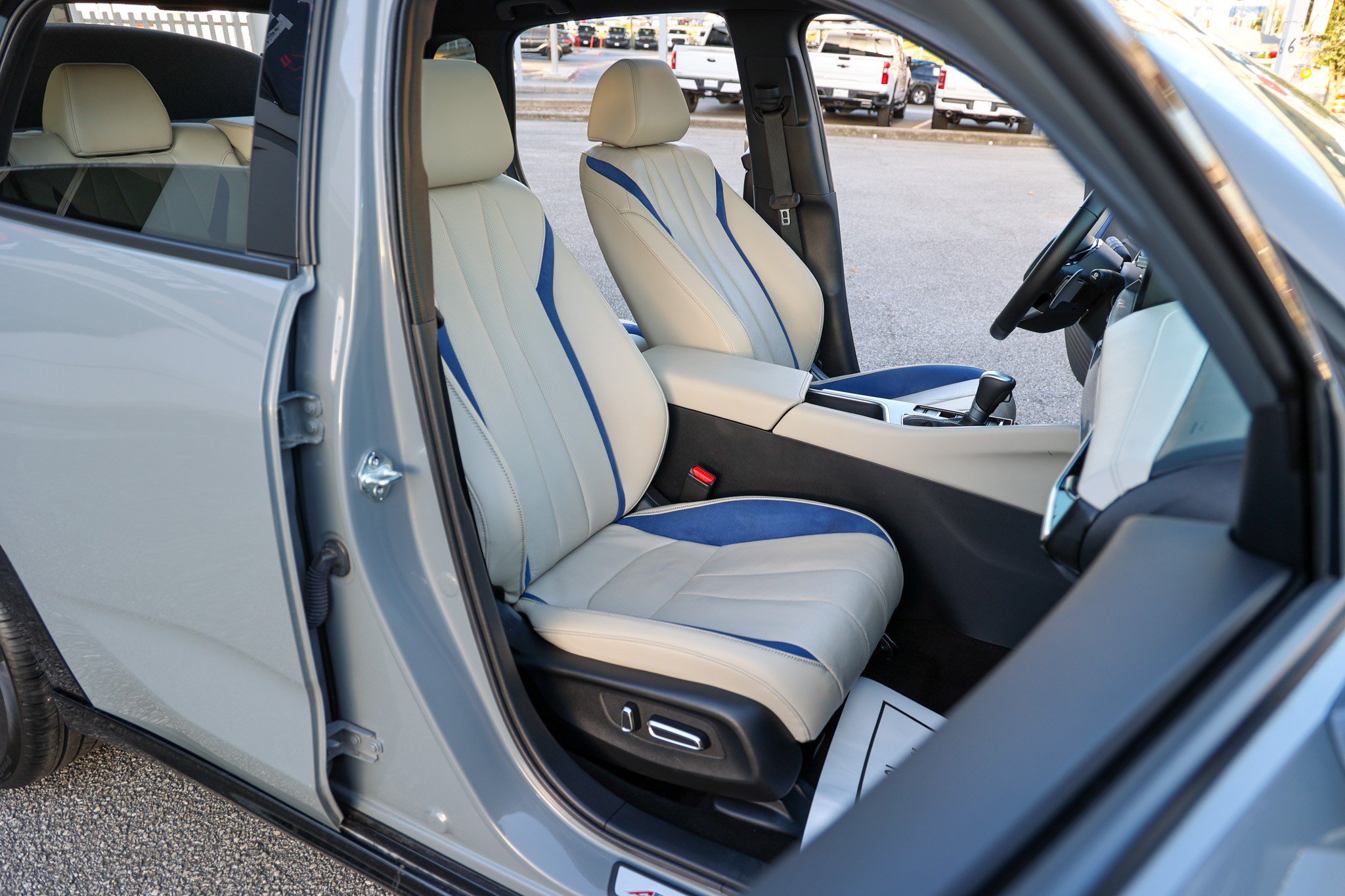 Used 2025 Gray Acura w/A-Spec Advance Package image 43