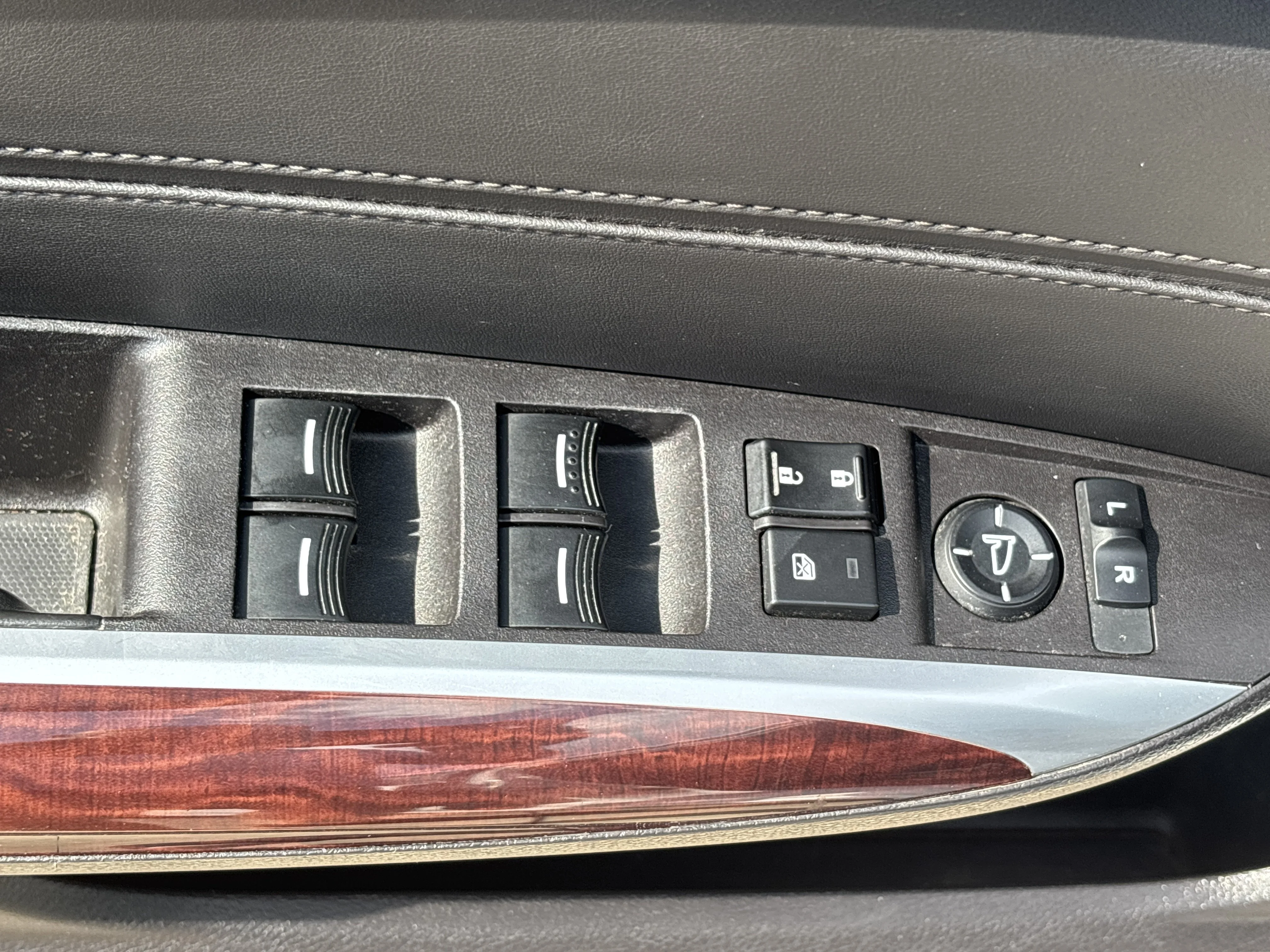 Used 2015 White Acura Base image 20