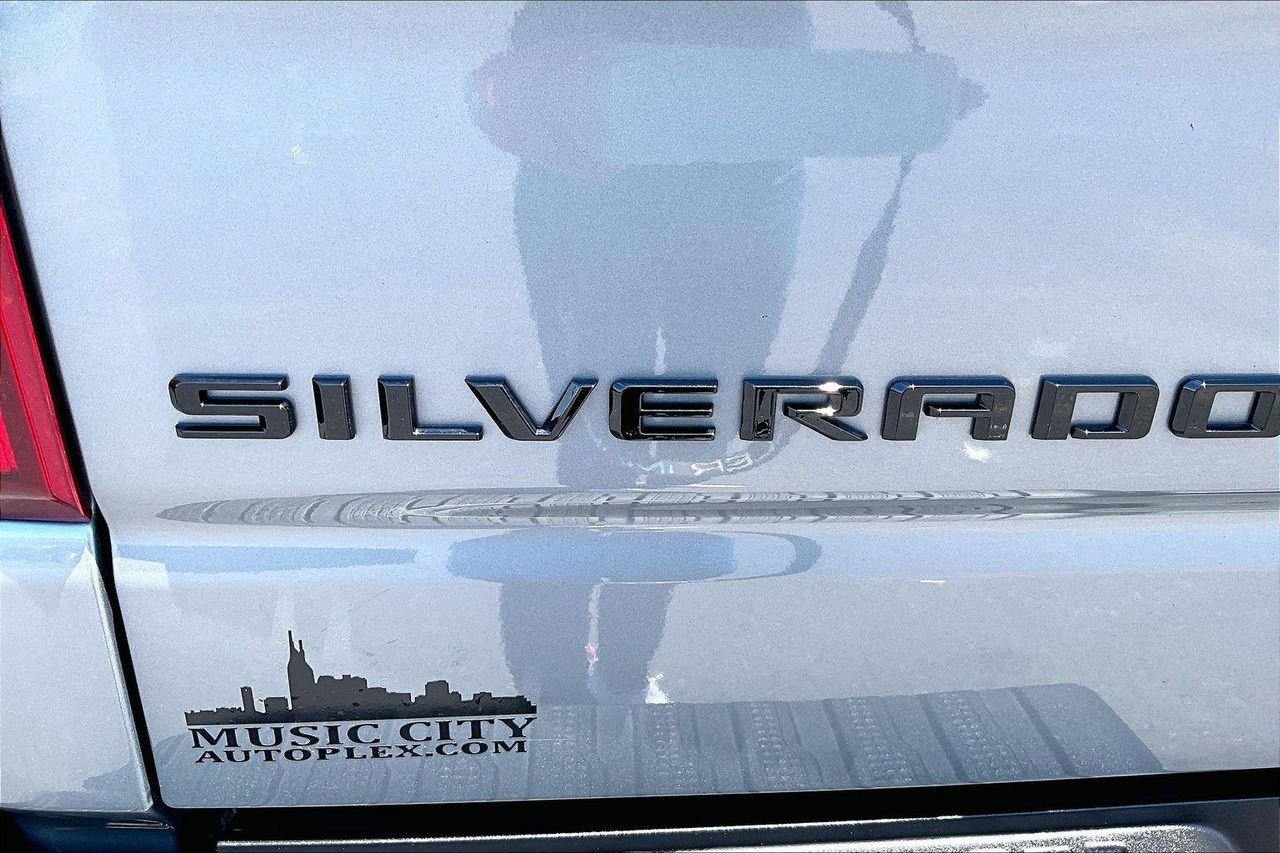 Used 2024 Sterling Gray Metallic Chevrolet 4WD Crew Cab Short Bed RST image 27