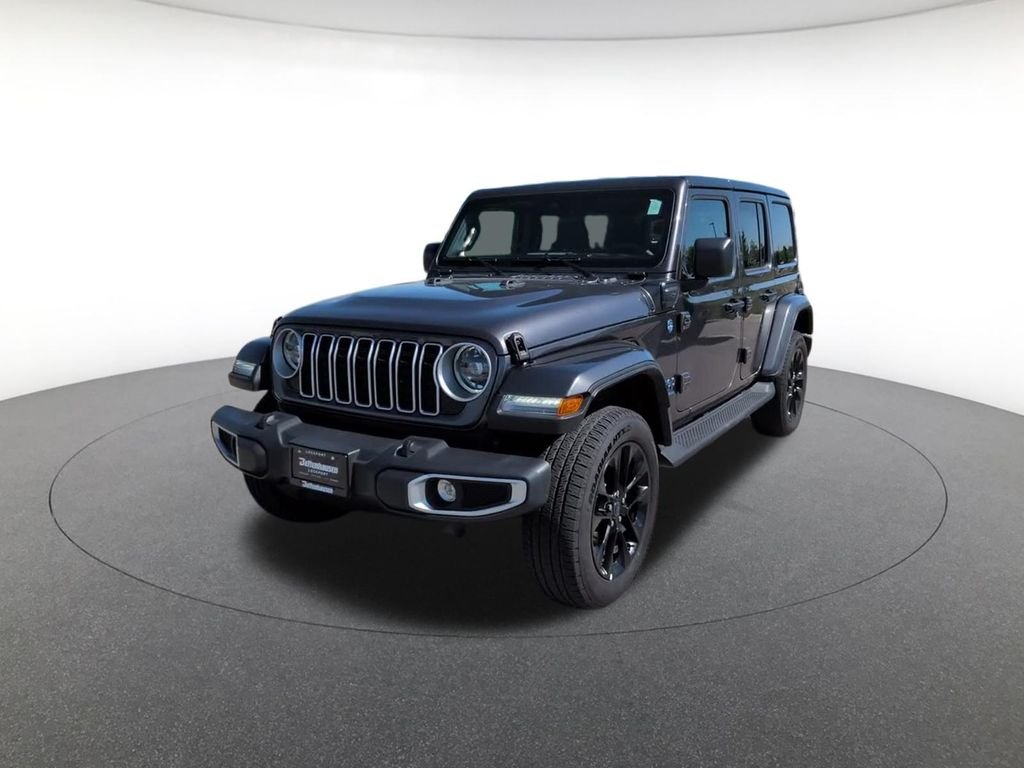 Used 2025 Gray Jeep Sahara 4xe image 17