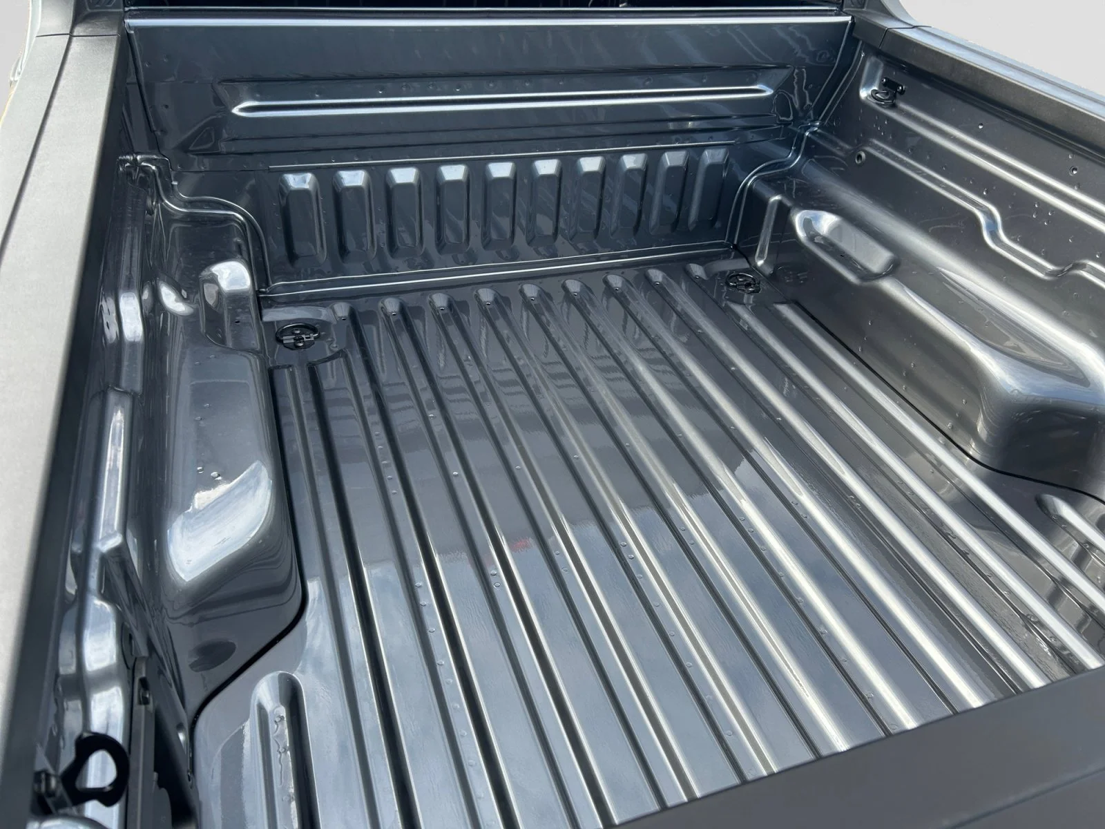 New 2026 Carbonized Grey Metallic Ford XLT image 10
