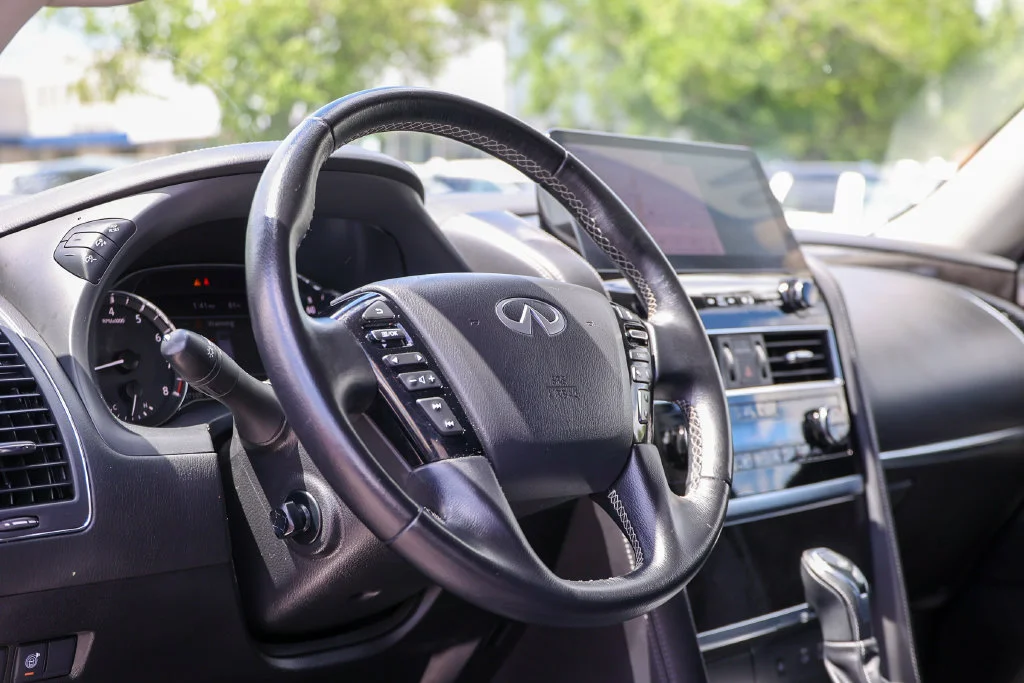 Certified Used 2024 Gray INFINITI LUXE image 27